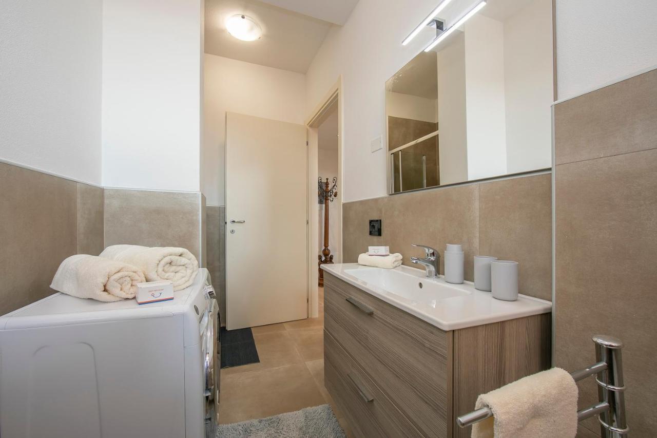 Villa Teresa Apt Lake Garda View - Happy Rentals โซยาโน เดล ลาโก ภายนอก รูปภาพ